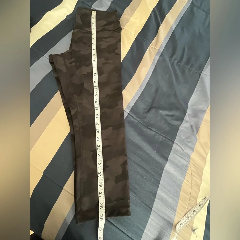 🍋LIKE NEW Lululemon Wunder Under HR 21” - Heritage 365 Camo Deep Coal Multi - 8 - Picture 11 of 13